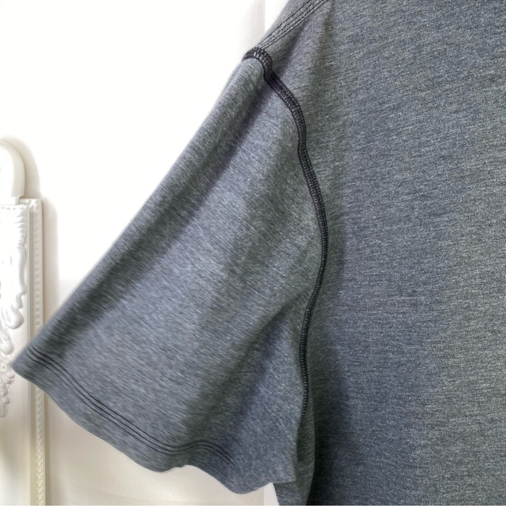 lululemon athletica Men's Gray Polo Shirt - Picture 4 of 12